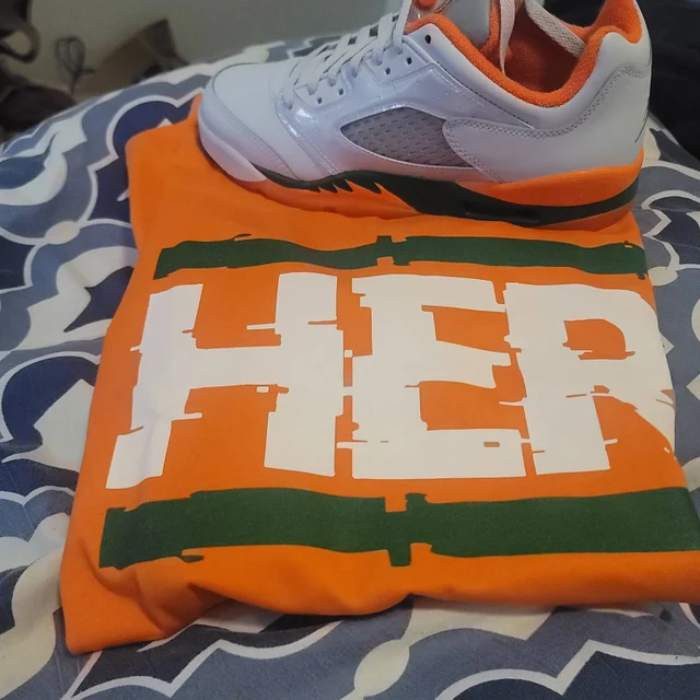 Sneaker Match SWEATSHIRT